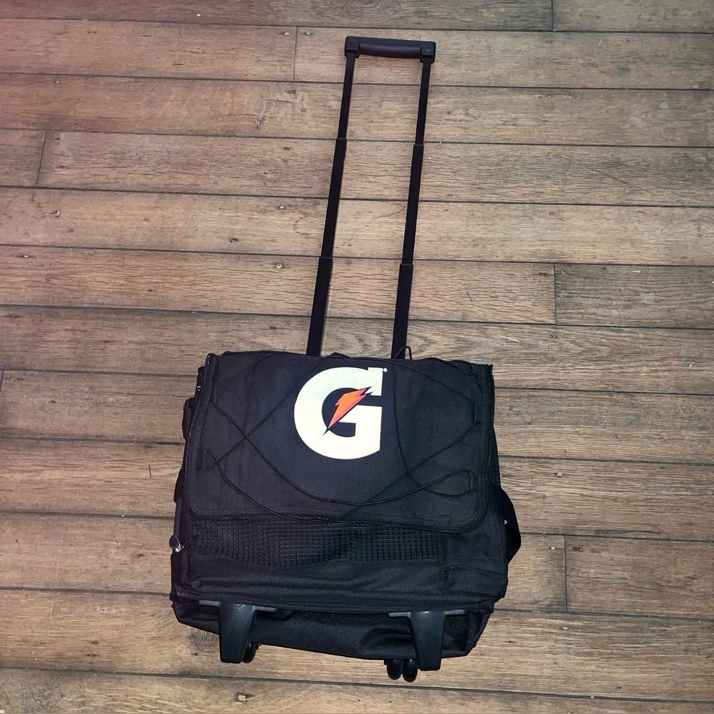 Gatorade Black Rolling Cooler Bag Carry-On Size - Wheeled Duffel